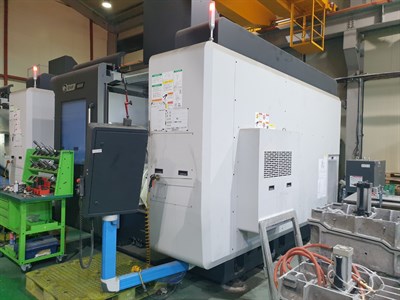 DOOSAN DVF 8000 CNC 5 AXIS MACHINING CENTER
