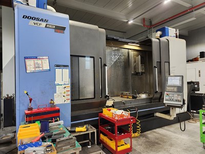 DOOSAN VCF 850LSRII CNC TRAVELING COLUMN VERTICAL MACHINING CENTER